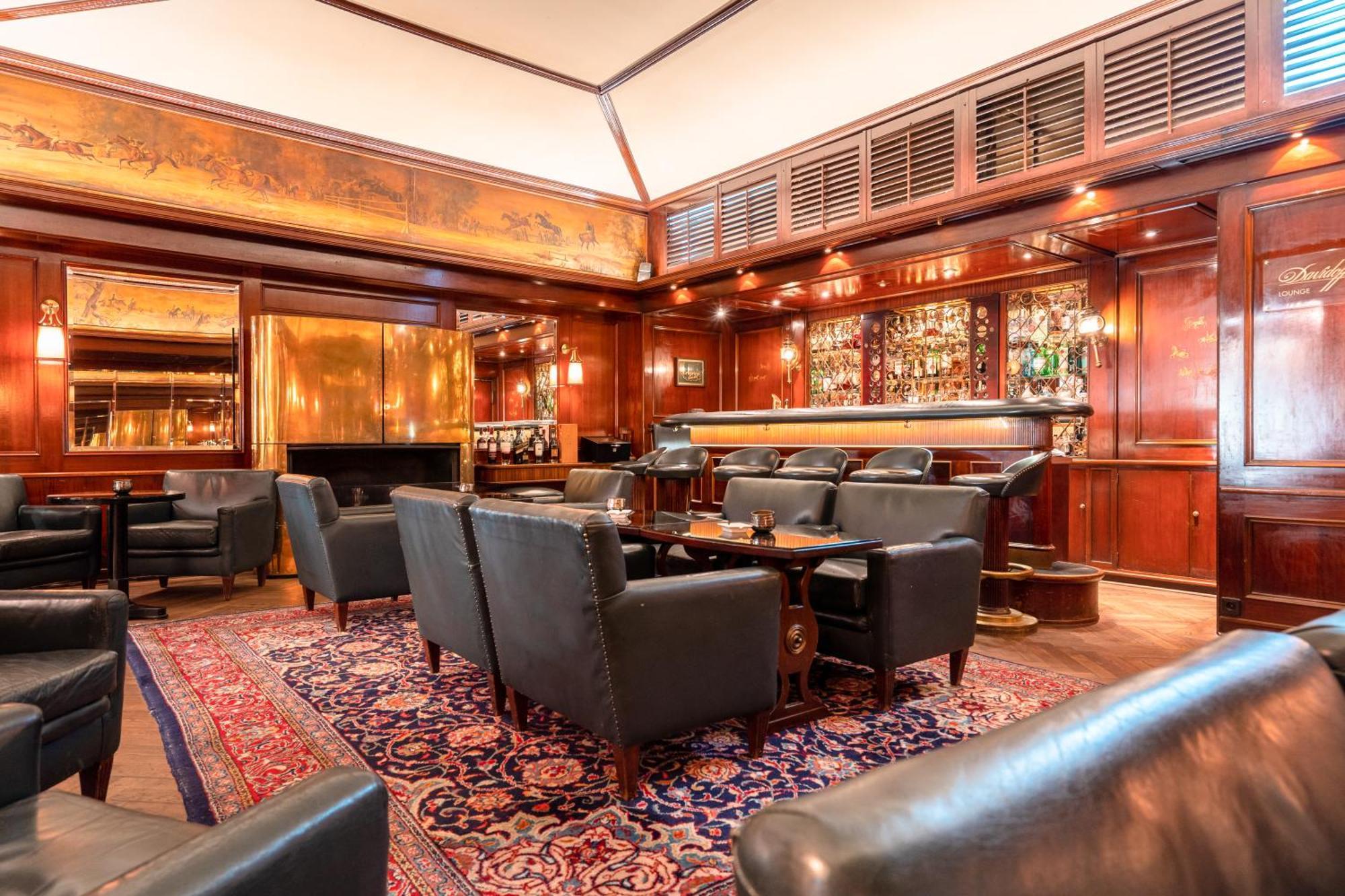 Hotel-Restaurant Erbprinz Ettlingen Exterior photo The bar at the St. Regis New York